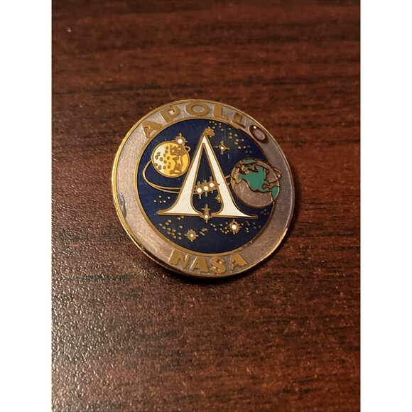 Apollo 11 Moon‎ Landing Space Shuttle NASA Lapel Hat Pin - Picture 1 of 4